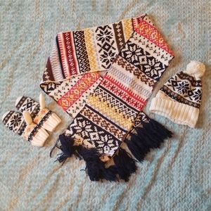 Old navy hat, mittens, and scarf set